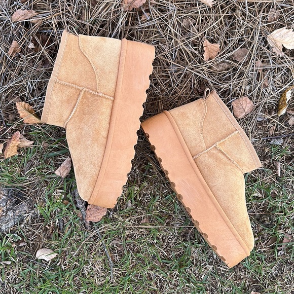 Ultra Tan Platform Booties Mini Short - Picture 4 of 7